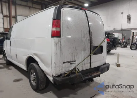 2016 Chevrolet Express 2500 Work Van z USA, uszkodzony, nr VIN 1GCWGAFF1G1174364